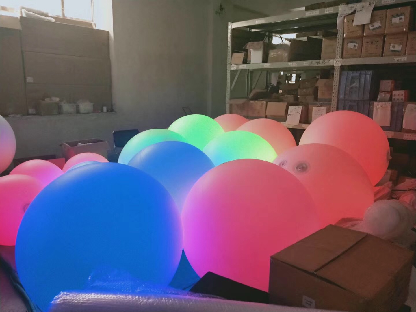 ลูกบอลพีวีซีสีสันสดใสแบบเป่าลม - Led Balloon Light บทวิจารณ์และราคา